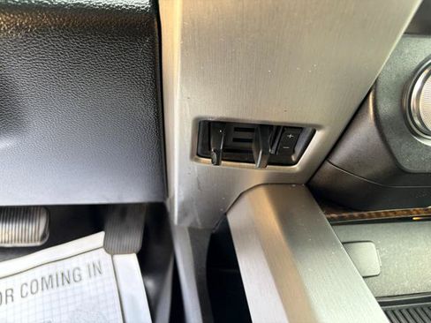 Used 2015 Ford F150 Platinum w/ Equipment Group 701A Luxury AWD/4WD image 18