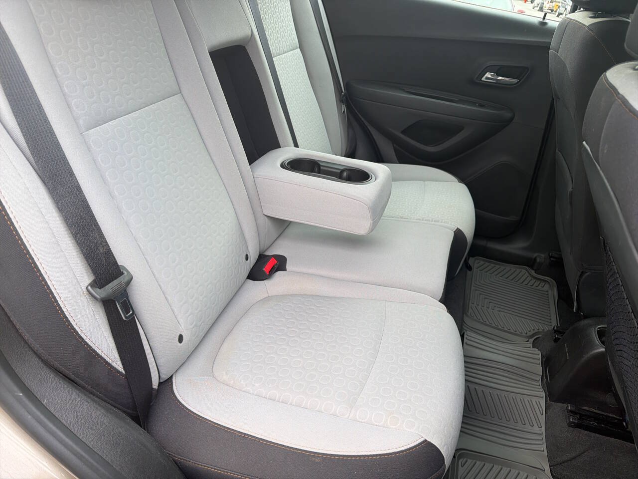 Used 2018 Chevrolet Trax LS AWD/4WD image 20