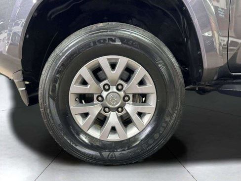 Used 2019 Toyota Tacoma SR5 RWD image 14