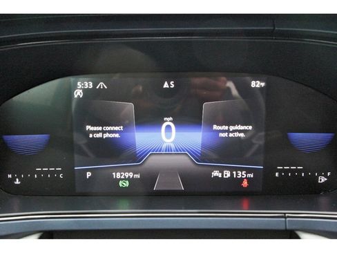 Used 2024 Volkswagen Taos SE w/ Panoramic Sunroof Package AWD/4WD image 17