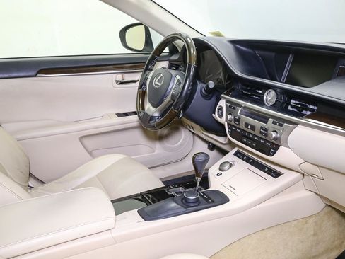 Used 2015 Lexus ES 350 w/ Premium Package FWD image 17