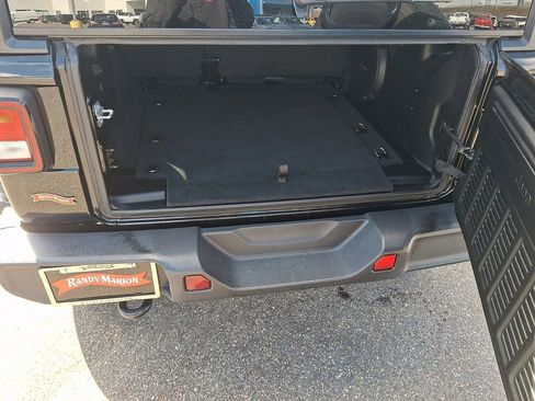 Used 2022 Jeep Wrangler Unlimited Sahara AWD/4WD image 29