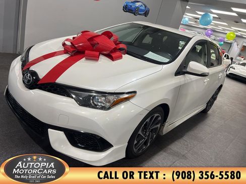 Used 2017 Toyota Corolla iM image 2