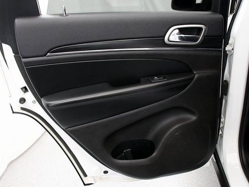 Used 2019 Jeep Grand Cherokee Limited image 26