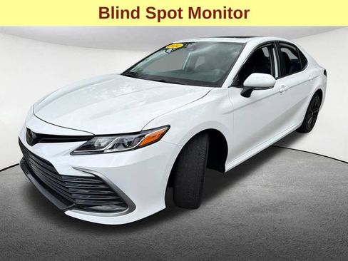 Used 2024 Toyota Camry LE w/ Convenience Package FWD image 5