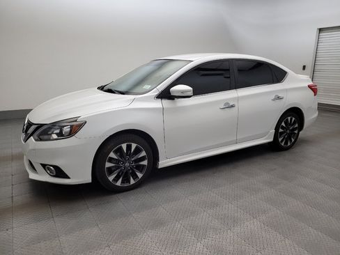 Used 2018 Nissan Sentra SR FWD image 2
