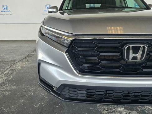 Used 2025 Honda CR-V LX image 23