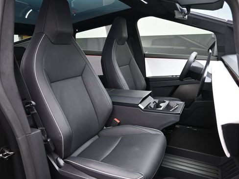 Used 2024 Tesla Cybertruck AWD Crew Cab image 27