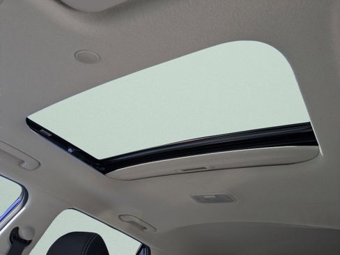 New 2025 Hyundai Venue SEL FWD image 17