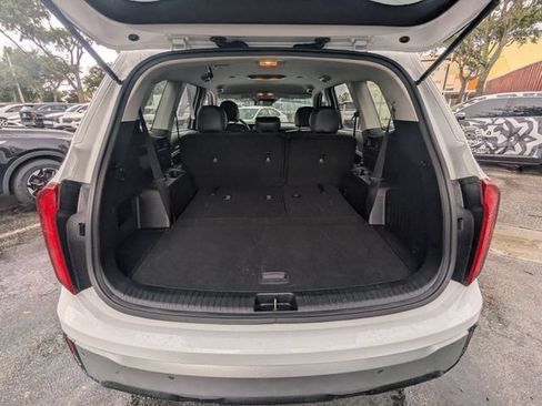Certified 2023 Kia Telluride LX FWD image 14