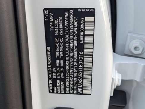 New 2026 Porsche Macan image 30