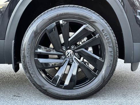 Used 2022 Volkswagen Atlas Cross Sport SE image 10