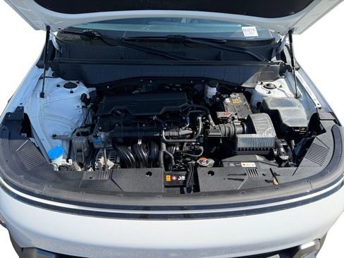 Certified 2025 Hyundai Kona SEL AWD/4WD image 16