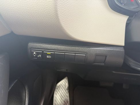 Used 2021 Toyota Corolla LE w/ Carpet Mat Package (TMS) FWD image 20