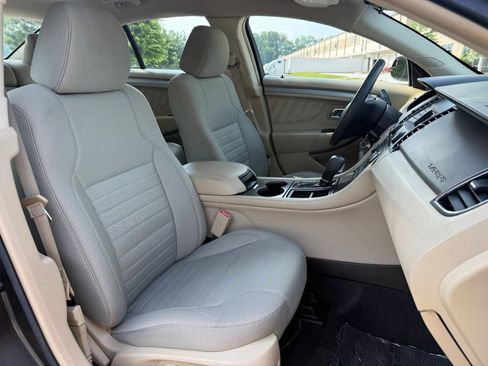 Used 2016 Ford Taurus SE FWD image 36