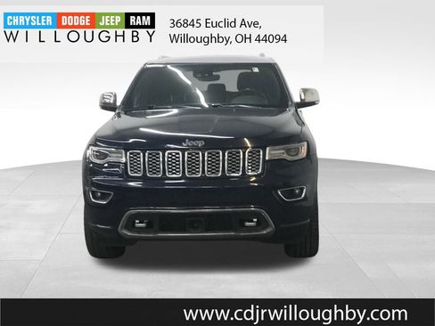 Used 2017 Jeep Grand Cherokee Overland w/ Jeep Active Safety Group image 2