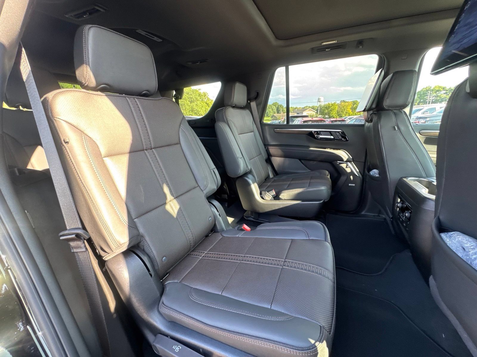 New 2026 Chevrolet Tahoe High Country AWD/4WD image 41