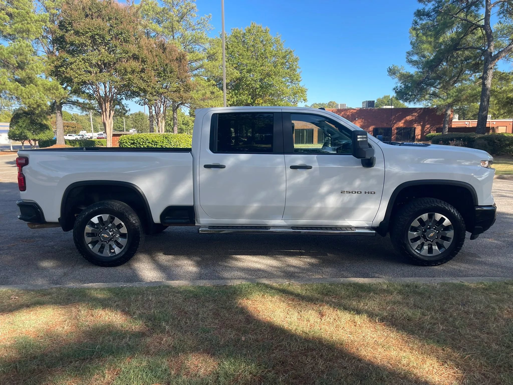 Used 2024 Chevrolet Silverado 2500 Custom w/ Custom Value Package RWD image 6