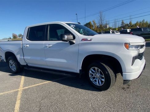 Certified 2022 Chevrolet Silverado 1500 RST image 2