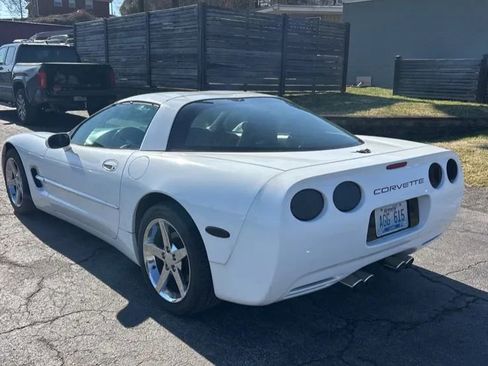 Used 1999 Chevrolet Corvette Coupe w/ Roof Pkg image 3