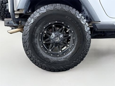 Used 2016 Jeep Wrangler Sport w/ Quick Order Package 24S AWD/4WD image 17