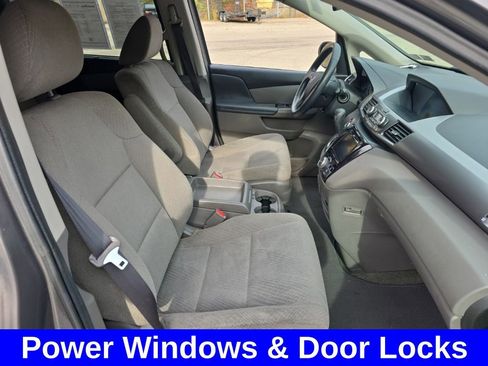 Used 2016 Honda Odyssey SE image 9