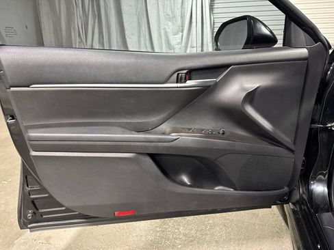 Used 2021 Toyota Camry SE FWD image 15