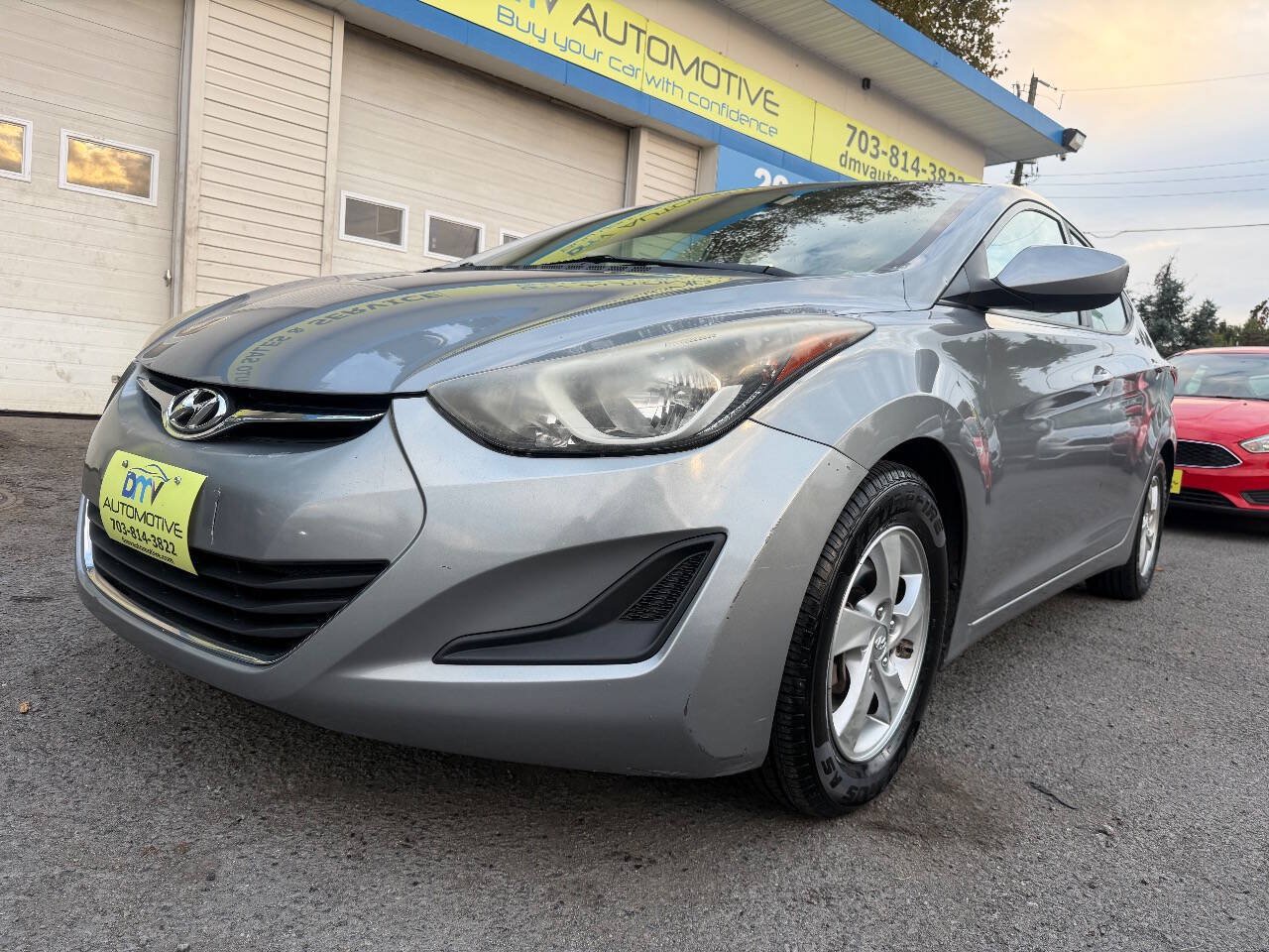 Used 2015 Hyundai Elantra SE FWD image 3