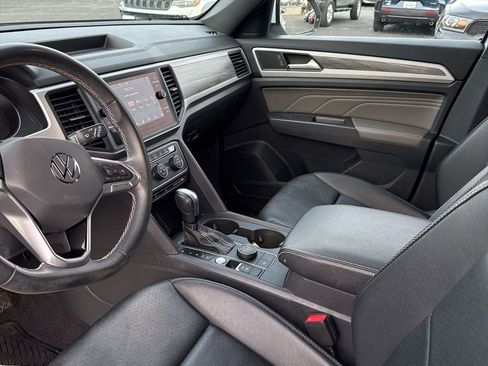 Used 2021 Volkswagen Atlas Cross Sport SE image 24
