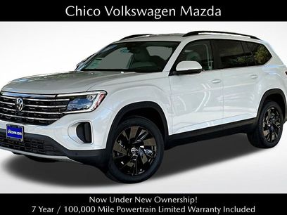 New 2026 Volkswagen Atlas SE w/ Black Wheel Package
