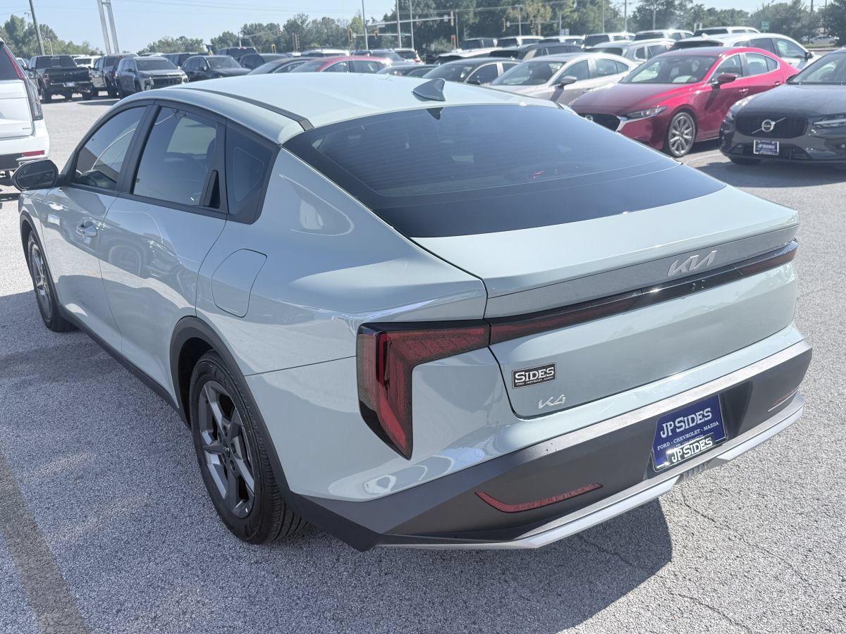 Used 2025 Kia K4 FWD image 7