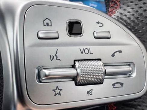 Used 2022 Mercedes-Benz CLA 35 AMG 4MATIC image 32