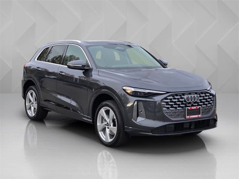 New 2025 Audi Q5 Premium Plus image 8