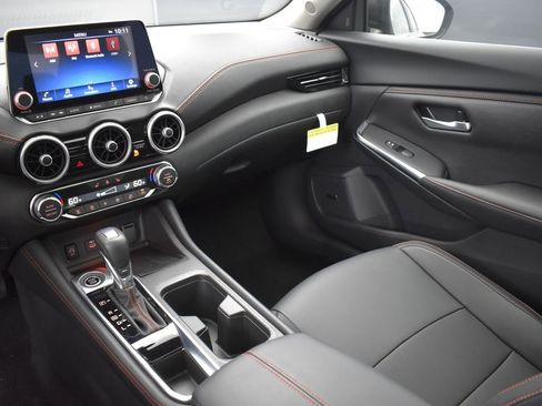 New 2025 Nissan Sentra SR w/ SR Premium Package image 31