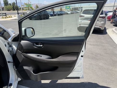 Used 2015 Nissan Leaf S w/ Charge Package FWD image 22