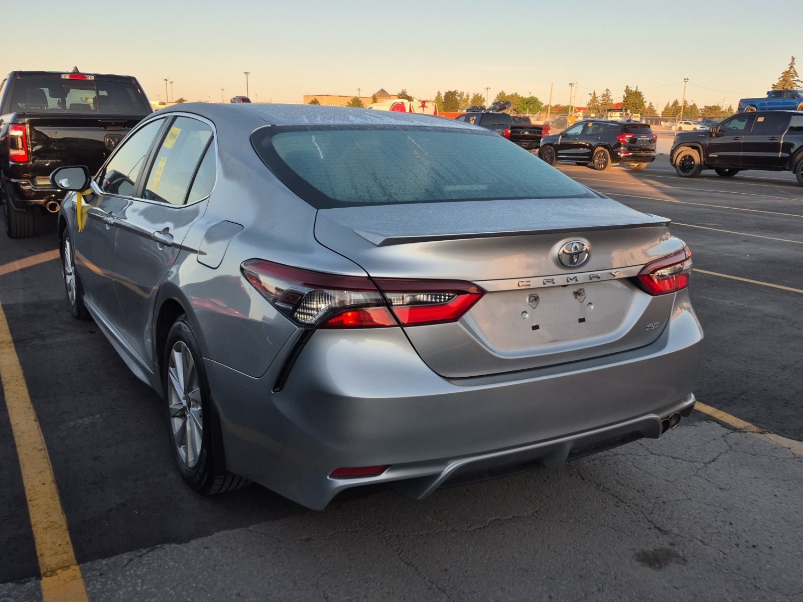 Used 2023 Toyota Camry SE FWD image 6