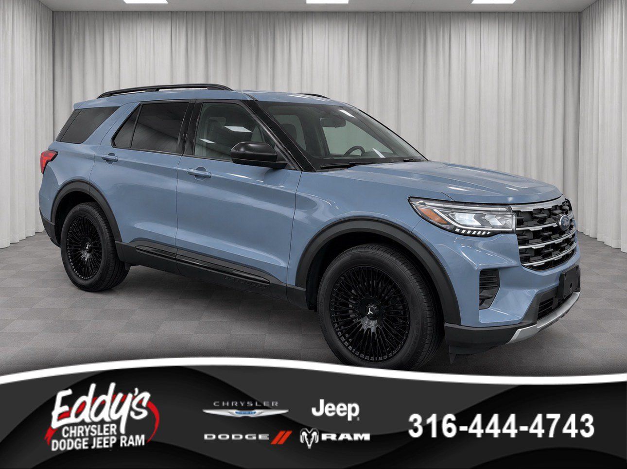Used 2026 Ford Explorer Active AWD/4WD image 1