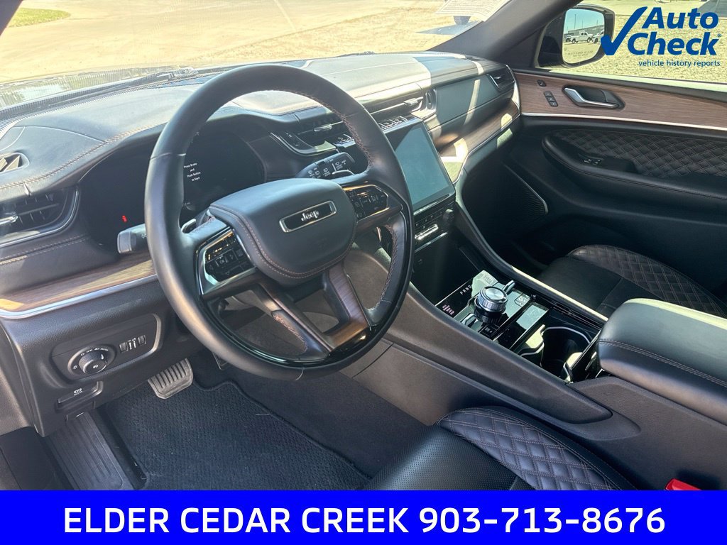 Used 2025 Jeep Grand Cherokee Summit w/ Obsidian Package AWD/4WD image 12