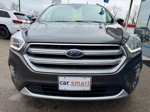 Used 2017 Ford Escape Titanium image 3