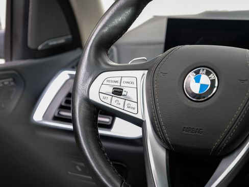 Used 2025 BMW X7 xDrive40i AWD/4WD image 22