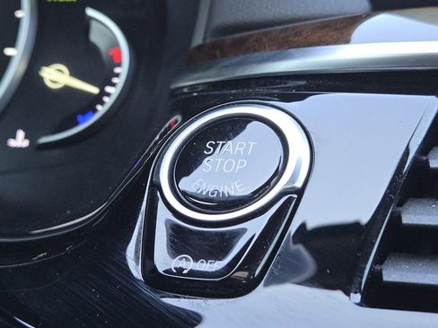 Used 2018 BMW M550i xDrive image 18