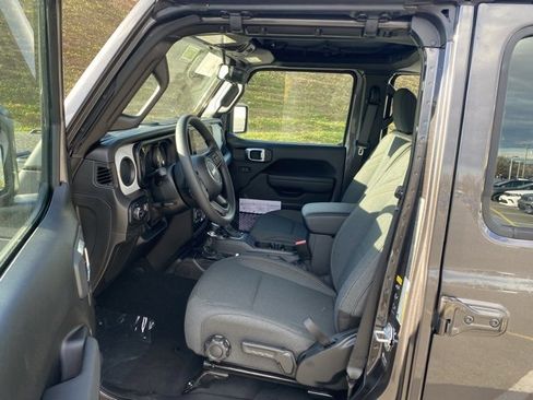 New 2026 Jeep Gladiator Sport image 15