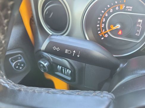 Used 2021 Jeep Gladiator Sport AWD/4WD image 35