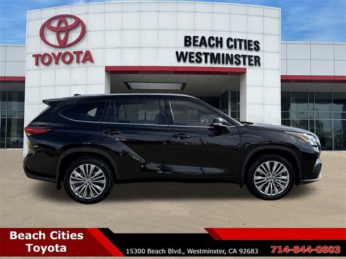 Used 2023 Toyota Highlander Platinum image 13