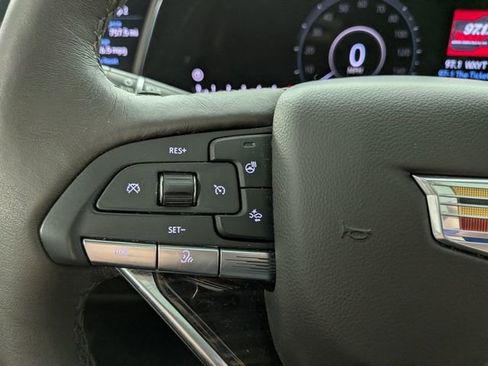 Used 2021 Cadillac Escalade Premium Luxury AWD/4WD image 7