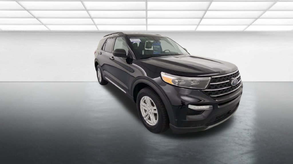 Used 2024 Ford Explorer XLT w/ Equipment Group 202A AWD/4WD image 10