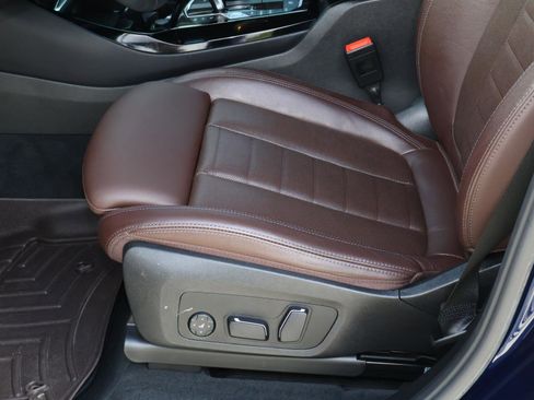 Used 2024 BMW X3 sDrive30i w/ Premium Package image 16