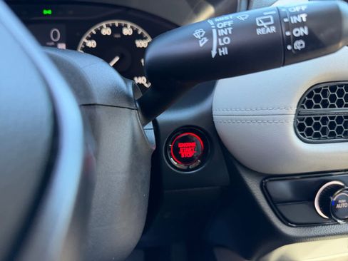 Used 2023 Honda HR-V LX image 23