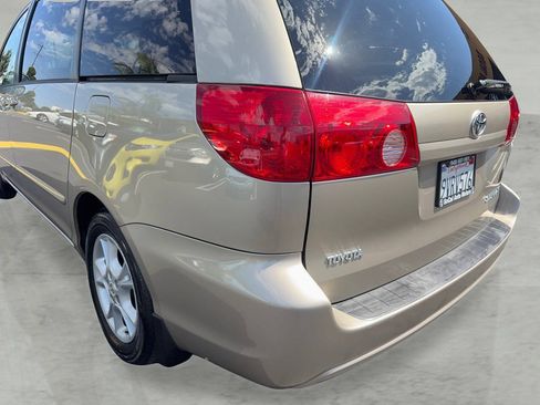 Used 2006 Toyota Sienna XLE w/ XLE Pkg 5 FWD image 24