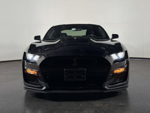 Used 2022 Ford Mustang Shelby GT500 w/ Technology Package RWD image 9